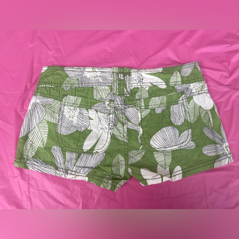 LOW RISE Z.Co JEANS Green Floral Shorts size 1 JUNIORS - Picture 3 of 12